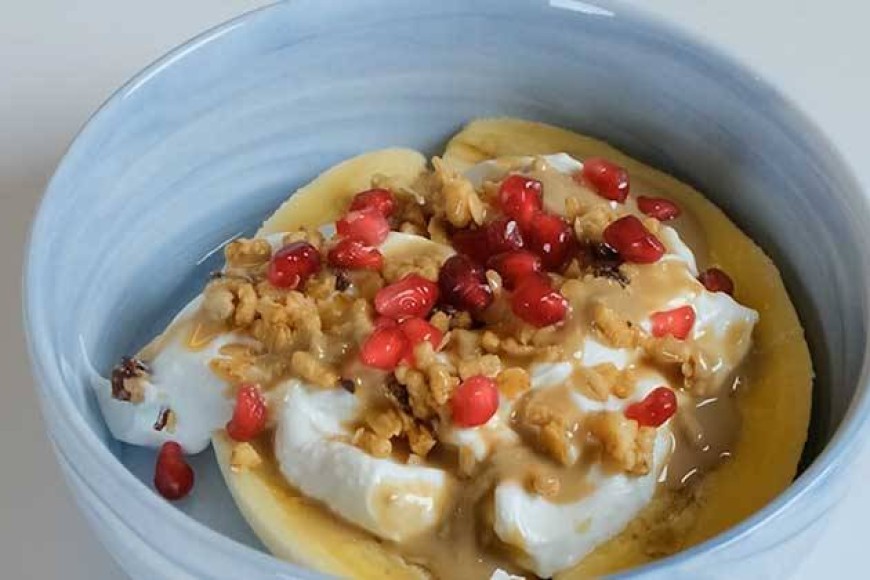 Yoghurt Granola Bowl