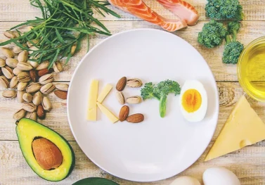 Ketojenik Diyet Nedir? Temelleri, Faydaları ve Riskleri